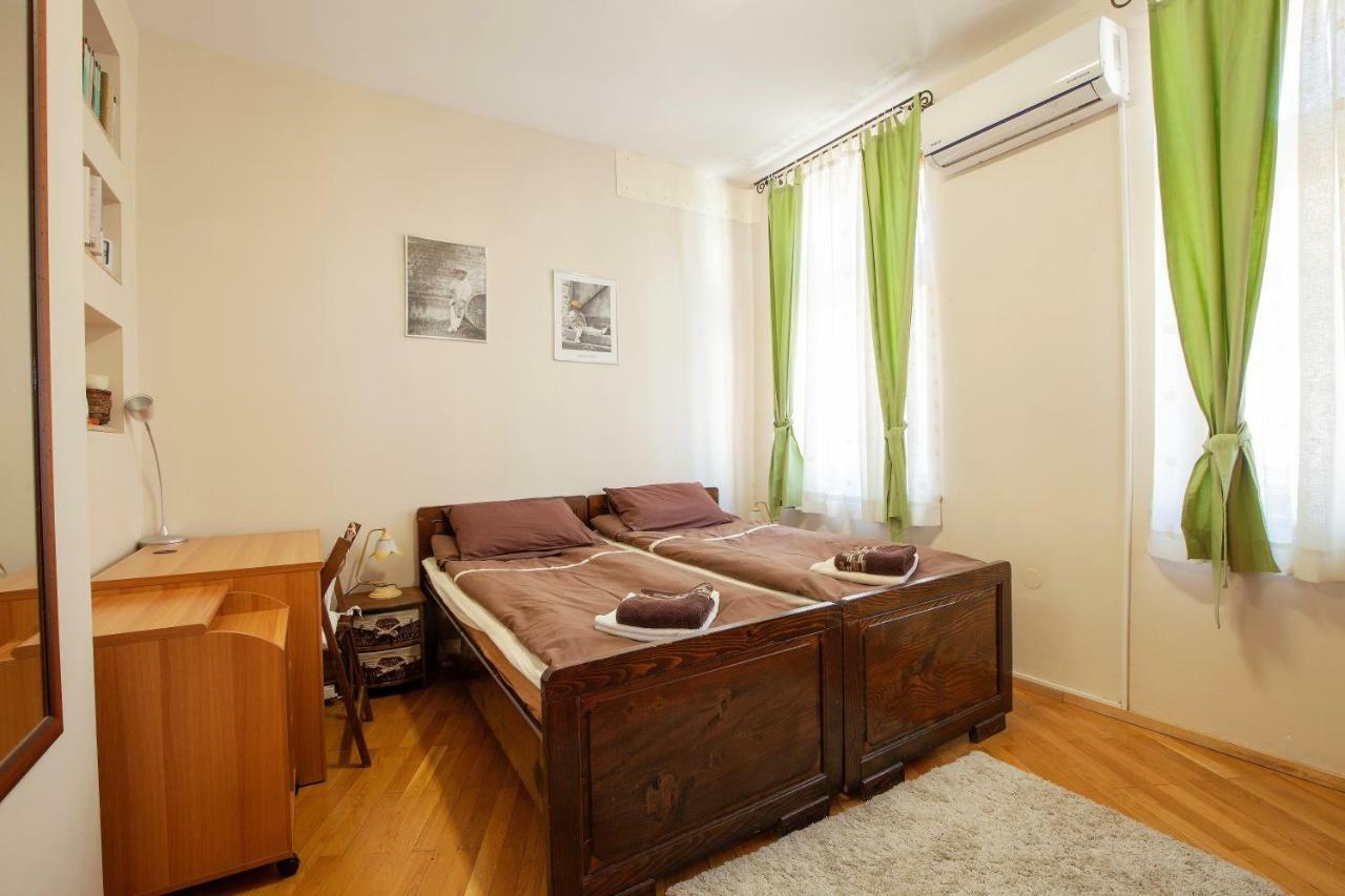 Time Traveling Apartment Sofia City Exterior foto